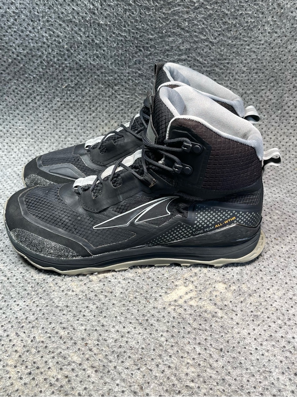 Altra Lone Peak All Weather Mid Hiking Boots Size 9 Men’s